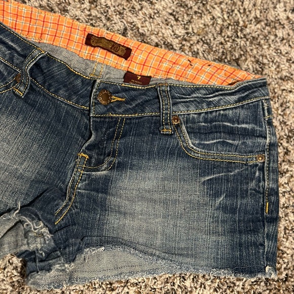 ZD Premium Designer Jean Shorts Size 7 - Picture 1 of 5